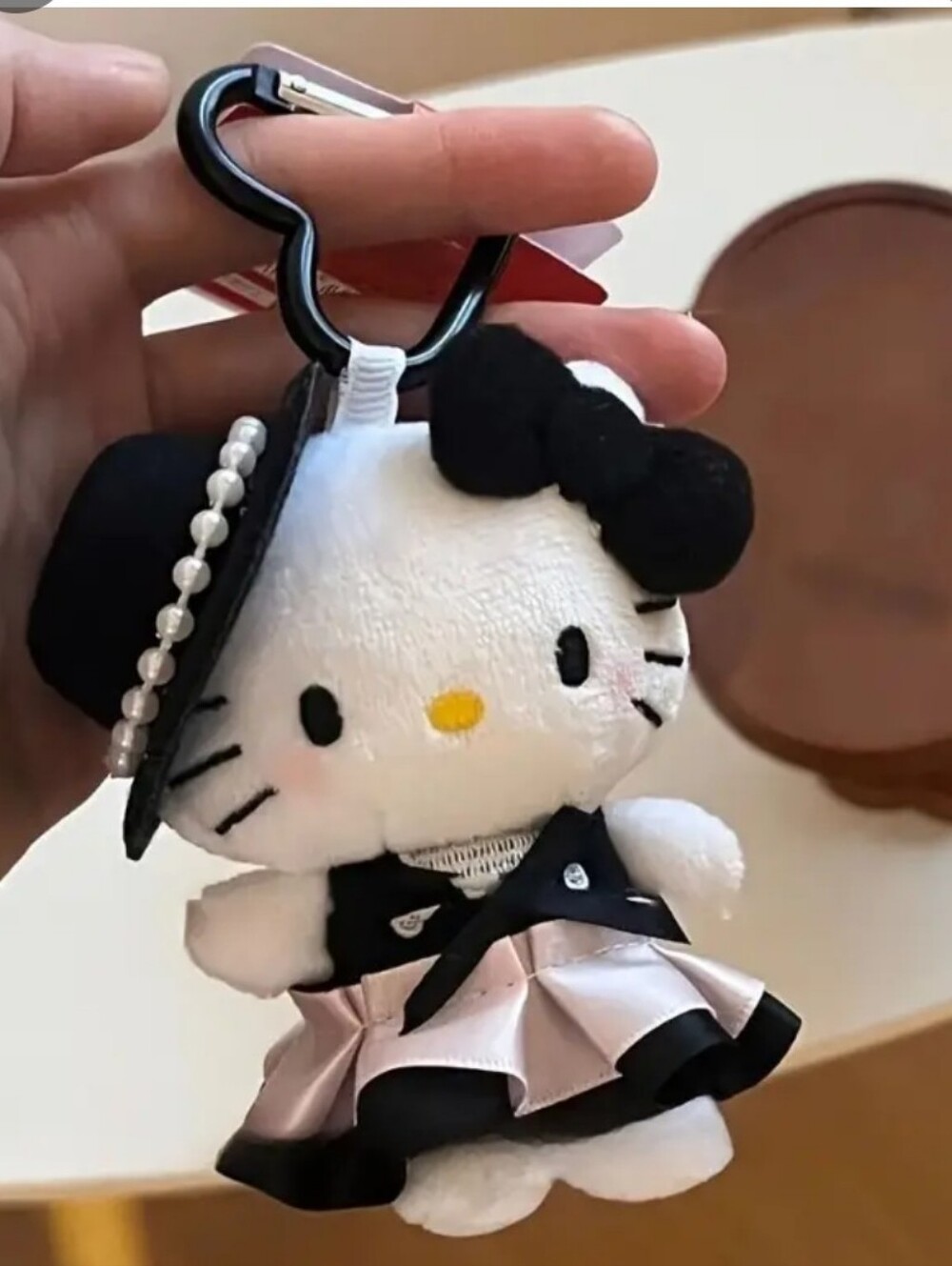 Kitty Keychain with Pearl Brim Hat